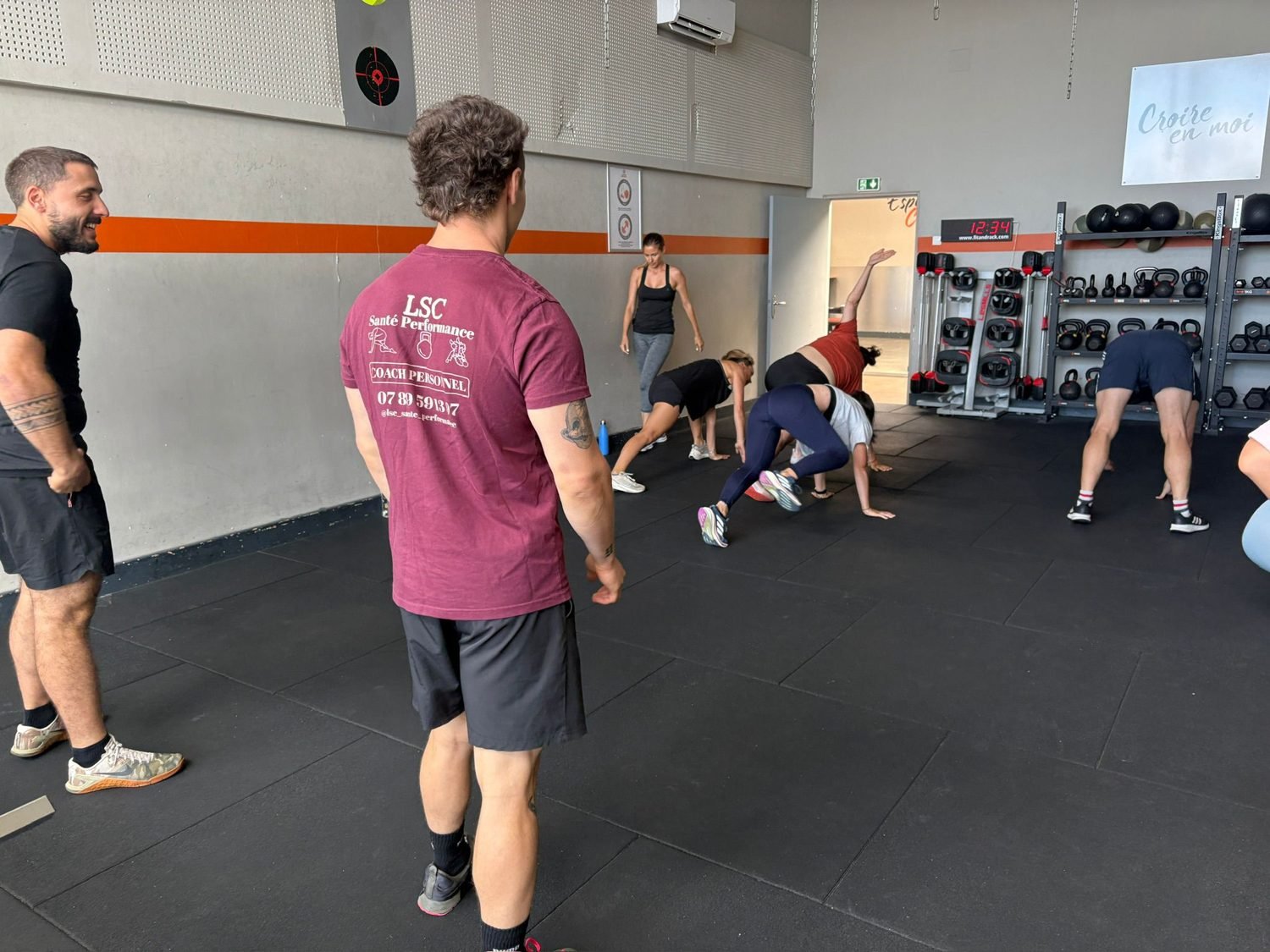 Cours collectif de cross-training à l'Appart Fitness de Talence, coaché par LSC